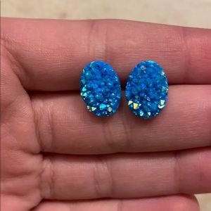 Oval, crystallized (fake crystals), blue